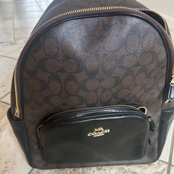 Backpack - Picture 1 of 8